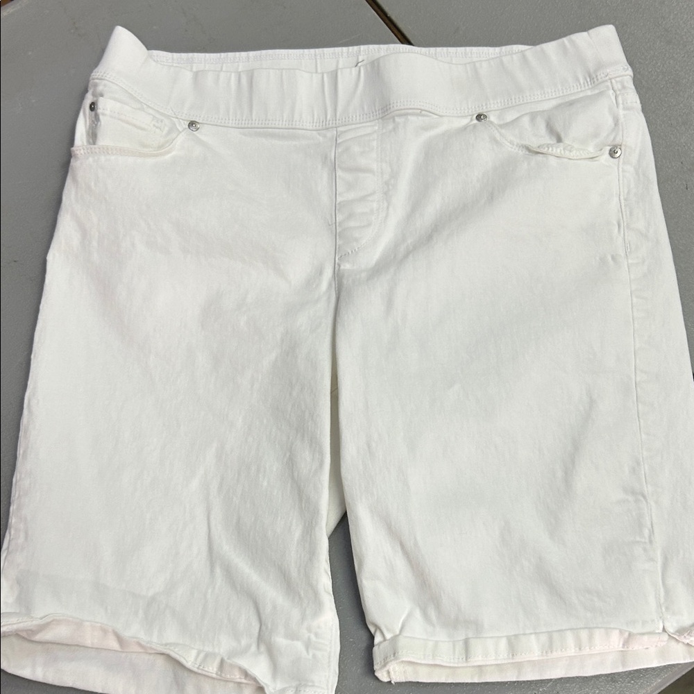 Gloria Vanderbilt Avery All around slimmiaffect Women's size 12 Bermuda Shorts - Picture 5 of 5